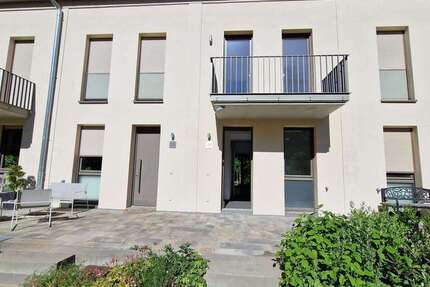 Haus Stahnsdorf - 5 Zimmer, 143 m&sup2;, 1.950&euro; | Angebot:26762016