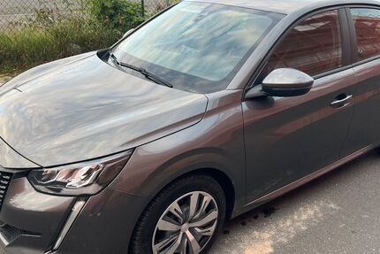Peugeot 208 100.000 km 8.750 € Berlin 12057