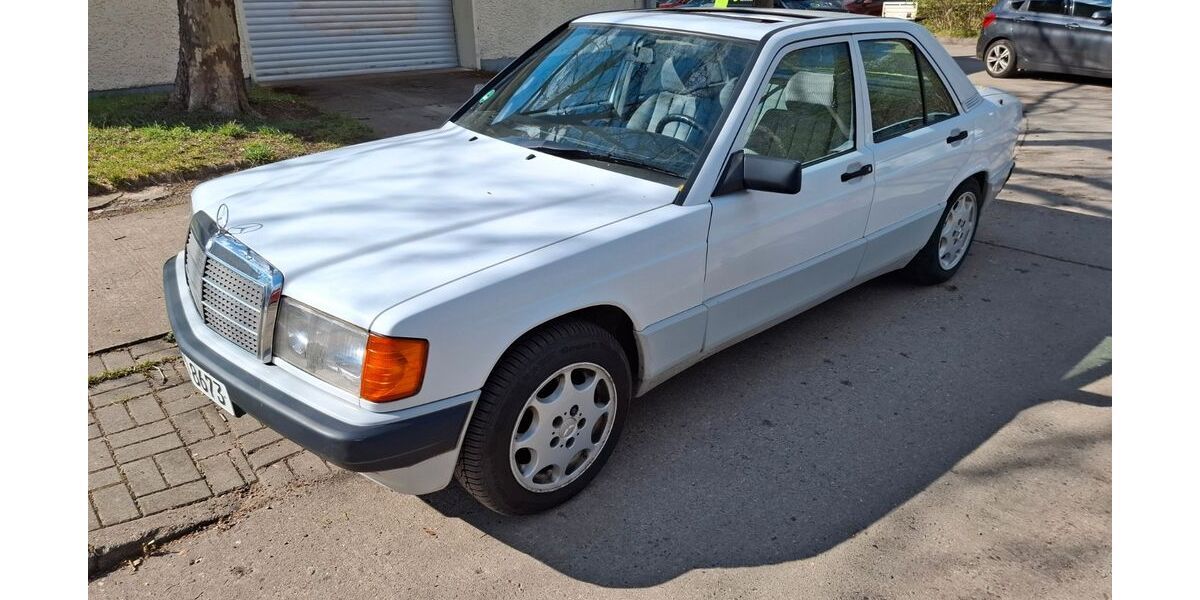 Mercedes-Benz 190 175.954 km 4.567 &euro; Berlin 12587