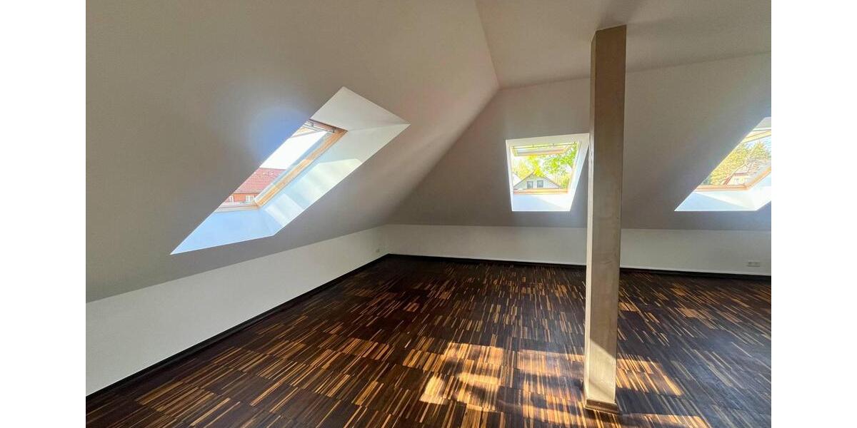 Dachgeschoßwohnung Berlin Treptow-Köpenick - 2 Zimmer, 80 m&sup2;, 1.196&euro; | Angebot:26421647