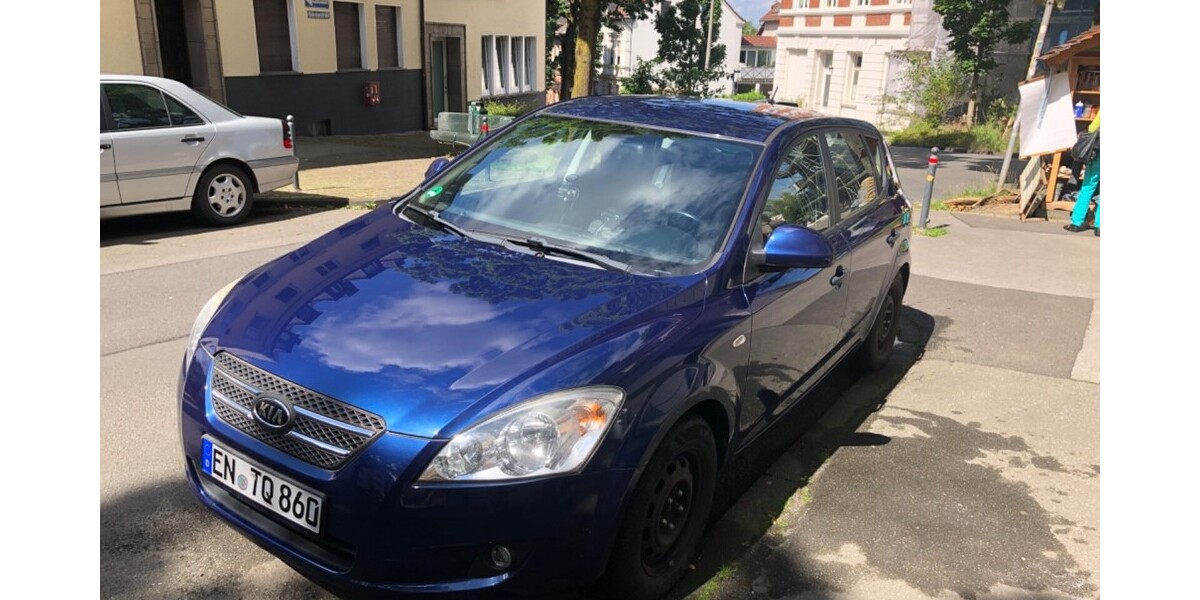 Kia Ceed 126.000 km 3.099 &euro; Berlin 10178