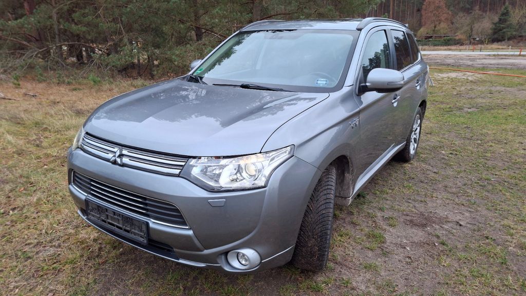 Mitsubishi Plug-in Hybrid Outlander 207.000 km 10.500 &euro; Rüdnitz 16321