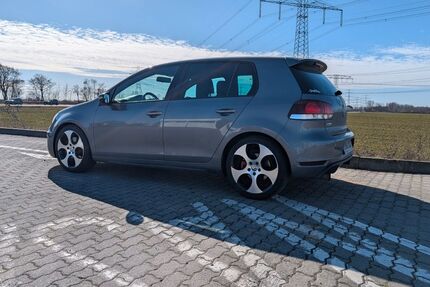 VW Golf 153.000 km 8.250 &euro; Ahrensfelde 16356