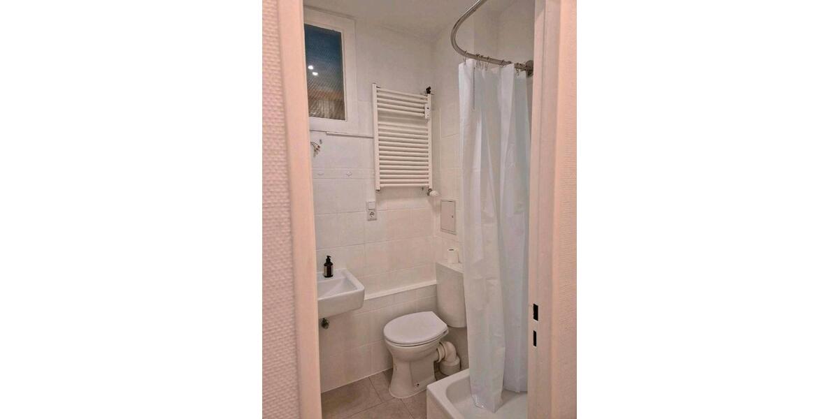 Erdgeschoßwohnung Berlin Charlottenburg-Wilmersdorf - 1 Zimmer, 32 m&sup2;, 750&euro; | Angebot:25968258