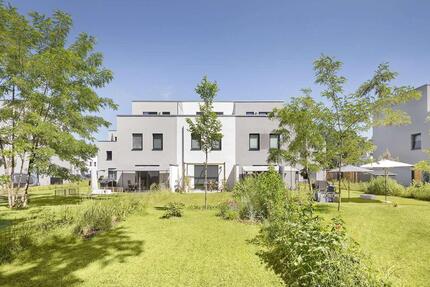 Dämeritzer Ufer - Reihenhaus mit großem Garten, Parkett, EBK und Dachterrasse 5 zimmer