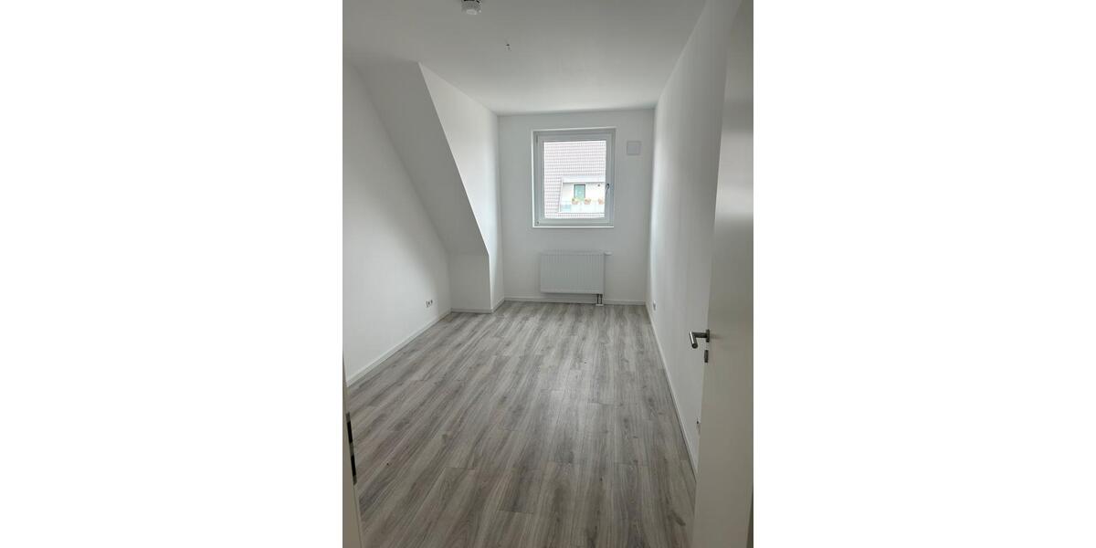 Dachgeschoßwohnung Blankenfelde-Mahlow Groß Kienitz - 3 Zimmer, 81 m&sup2;, 1.350&euro; | Angebot:25922991