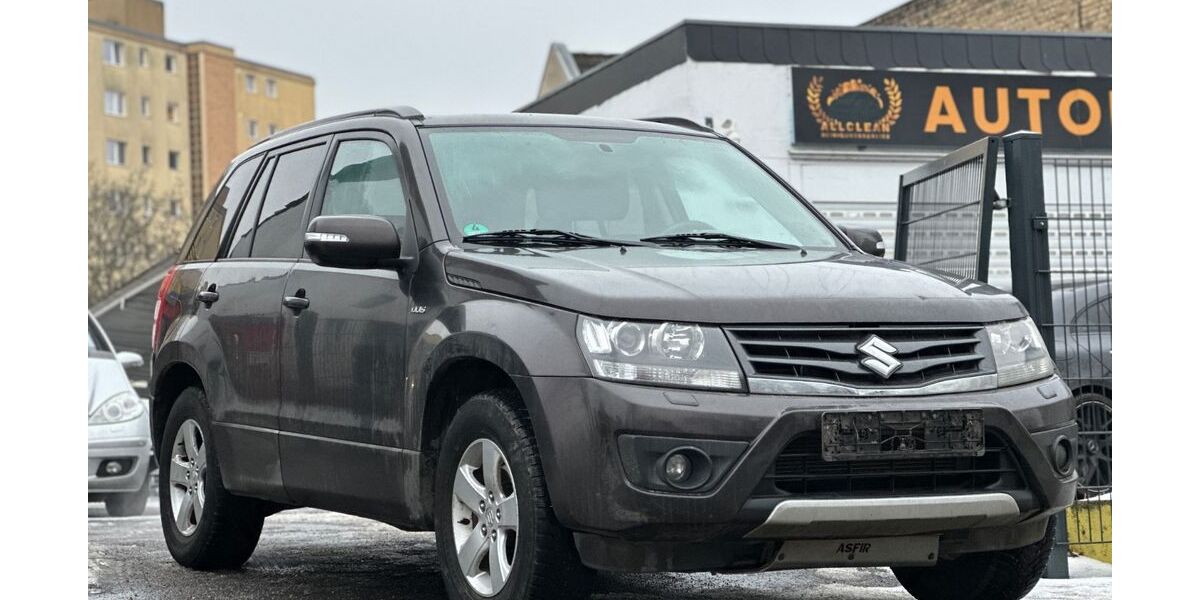 Suzuki Grand Vitara 249.000 km 5.700 &euro; Berlin 12351