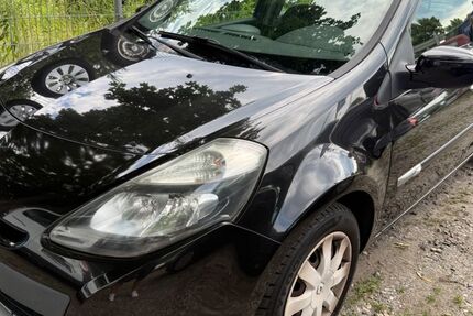 Renault Clio 107.000 km 3.390 &euro; Mahlow 15831