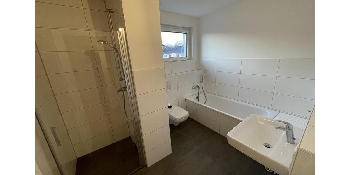 Doppelhaushälfte Schöneiche bei Berlin - 6 Zimmer, 140 m&sup2;, 2.500&euro; | Angebot:23971007