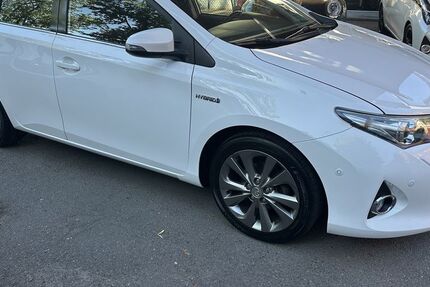 Toyota Auris 179.430 km 9.490 &euro; Berlin 12249