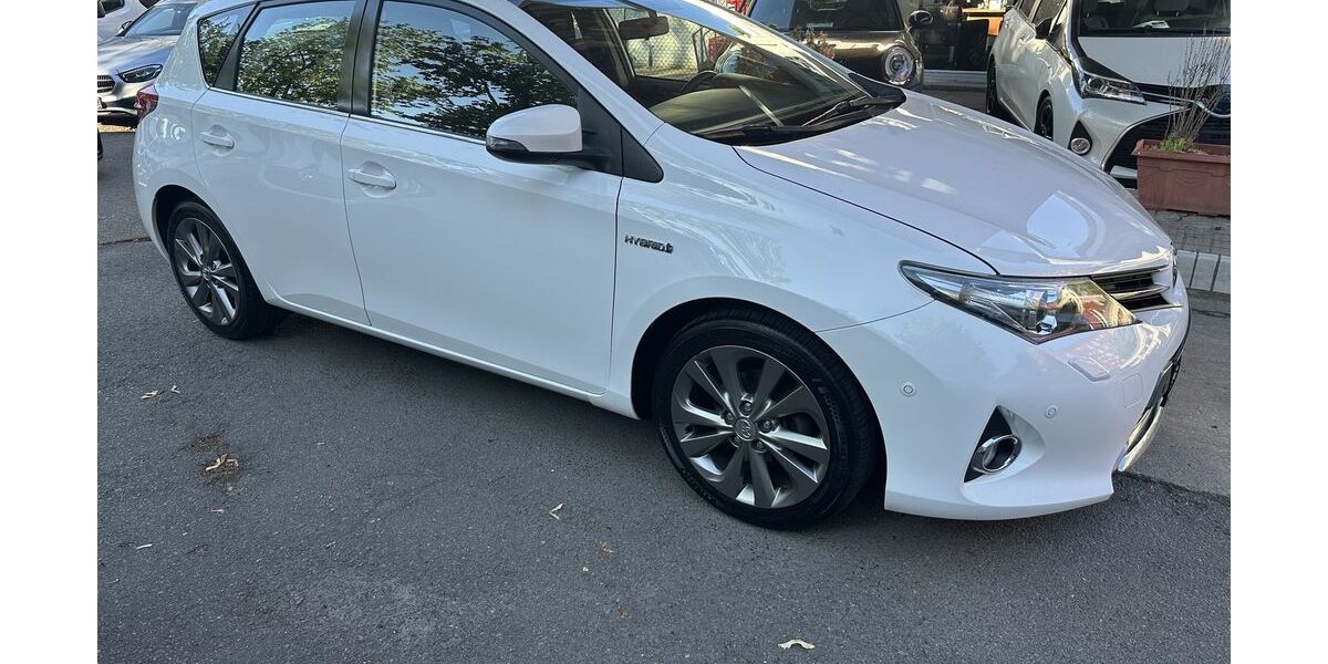 Toyota Auris 179.430 km 9.490 &euro; Berlin 12249