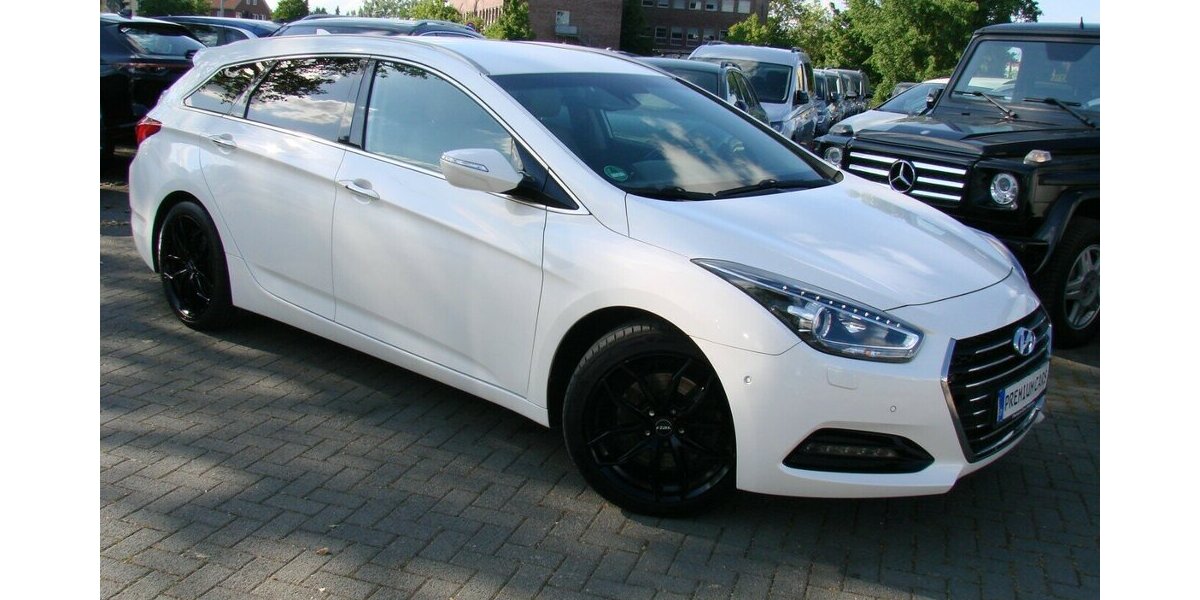 Hyundai i40 cw 1.7 CRDi Blue Premium DCT Infinity Leder 101.563 km 12.980 &euro; Falkensee 14612