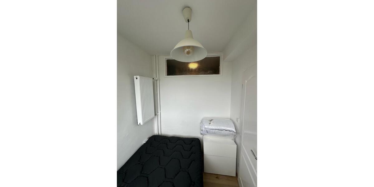Etagenwohnung Berlin Steglitz-Zehlendorf - 1 Zimmer, 35 m&sup2;, 1.200&euro; | Angebot:26676817