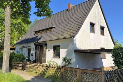 Lankwitz - Renovierungsbedürftige Doppelhaushälfte mit idyllischem Garten - Haus Berlin Berlin - Steglitz-Zehlendorf - Lankwitz | Angebot:26649308