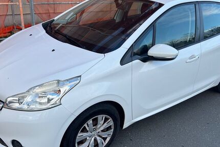 Peugeot 208 113.000 km 3.499 &euro; Berlin 12057