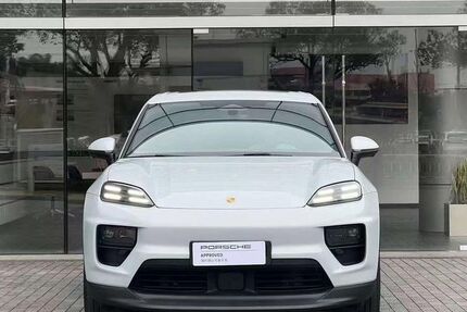 Porsche Macan 3.000 km 96.300 &euro; Berlin 10117