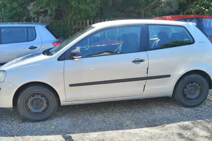 VW Polo 124.000 km 2.300 &euro; Schönefeld OT-Waltersdorf 12529