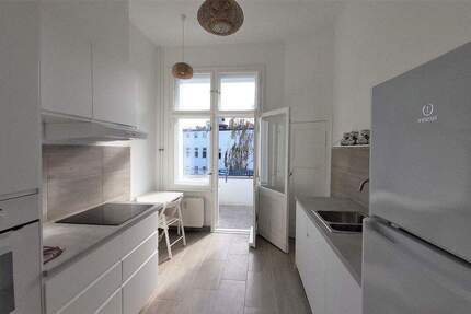 Provisionfrei ! Cozy & Sunny Helle Sonnige & Sanierte Wohnung mit Süd-Balkon in Alt-Tegel 1 zimmer