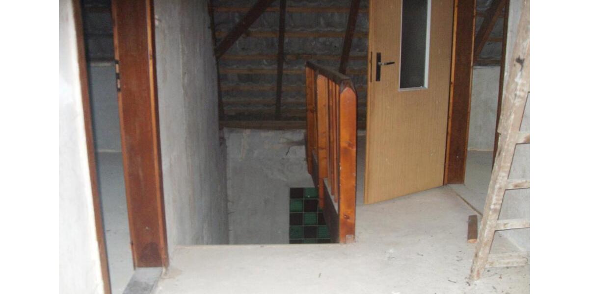 Einfamilienhaus - 5 Zimmer, 130 m&sup2;, 49.000&euro; | Angebot:25987354