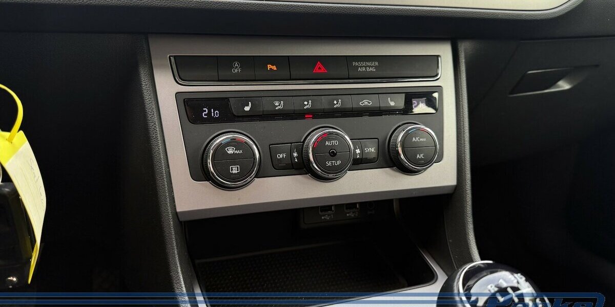 Seat Leon FR Alcantara Navi Sitzheizung SR/WR 85.720 km 12.290 &euro; Berlin 13187