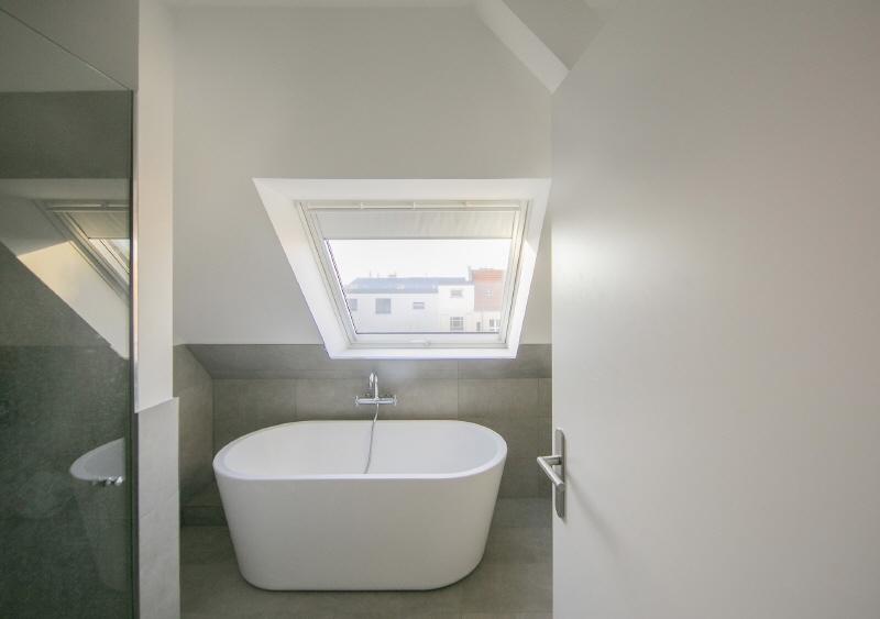 Dachgeschoßwohnung Berlin Charlottenburg-Wilmersdorf - 4 Zimmer, 222 m&sup2;, 4.000&euro; | Angebot:25900889