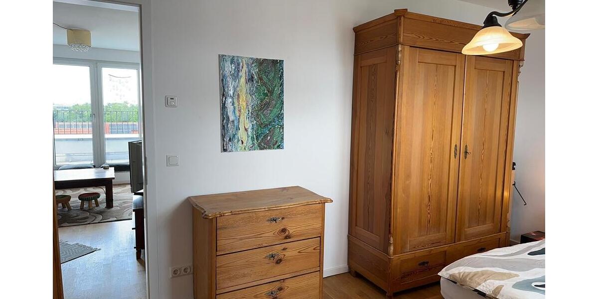 Hochwertig eingerichtete DG-Wohnung mit großer Dachterrasse u. schöner Aussicht auf den Hahneberg 4 zimmer