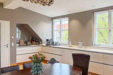Wohnung Berlin Charlottenburg-Wilmersdorf - 5 Zimmer, 180 m&sup2;, 2.890&euro; | Angebot:27703749