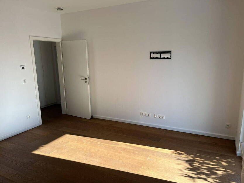 Provisionsfrei - Top modernisierte Wohnung, Garage, Terasse, Garten, Hausautomatisierung, 128m²
