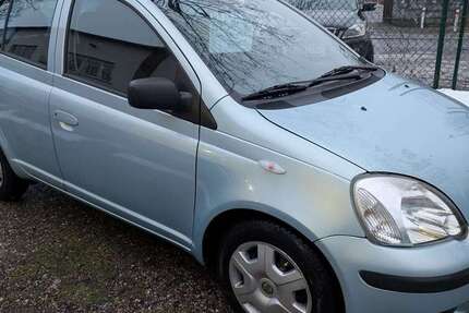 Toyota Yaris 89.754 km 2.850 &euro; Berlin-Karlshorst 10318