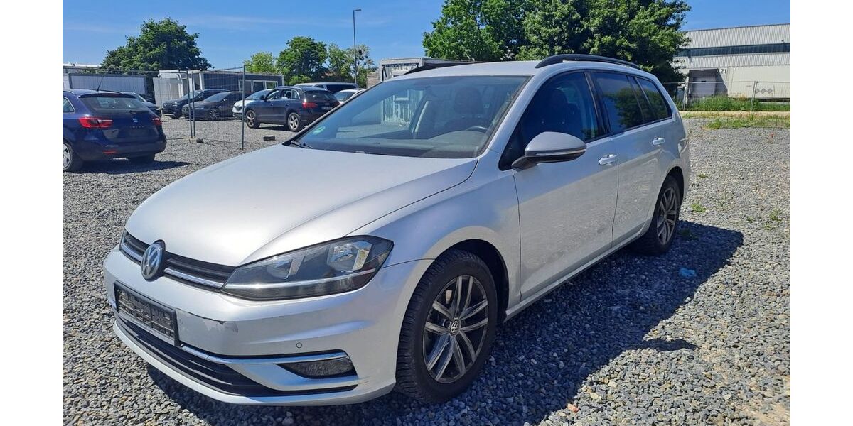 VW Golf 216.000 km 7.999 &euro; Mittenwalde 15749