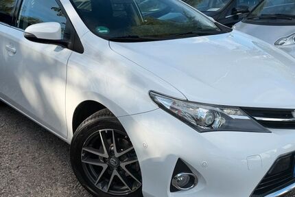 Toyota Auris 88.851 km 12.790 &euro; Berlin 13089