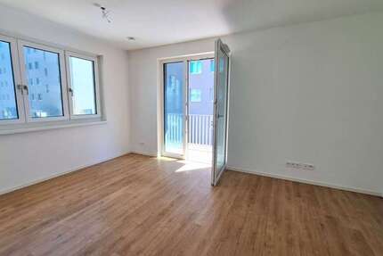 Wohnung Berlin Hellersdorf - 3 Zimmer, 75 m&sup2;, 1.204&euro; | Angebot:27201093