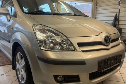 Toyota Corolla Verso 90.000 km 6.800 &euro; Berlin 13158