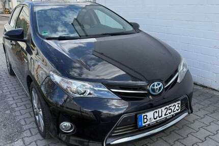 Toyota Auris 102.100 km 10.990 &euro; Berlin 12277