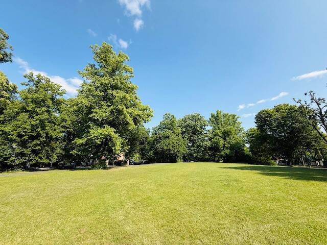 Bungalow Berlin Dahlem - 8 Zimmer, 210 m&sup2;, 2.400.000&euro; | Angebot:23964246