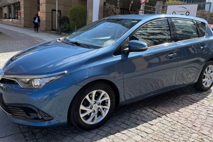 Toyota Auris 162.065 km 8.699 &euro; Berlin 10553