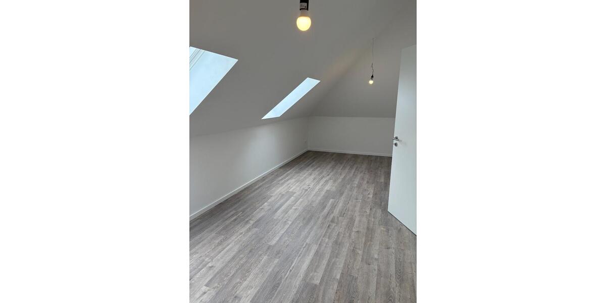 Dachgeschoßwohnung Berlin Reinickendorf - 2 Zimmer, 70 m&sup2;, 1.395&euro; | Angebot:25806504