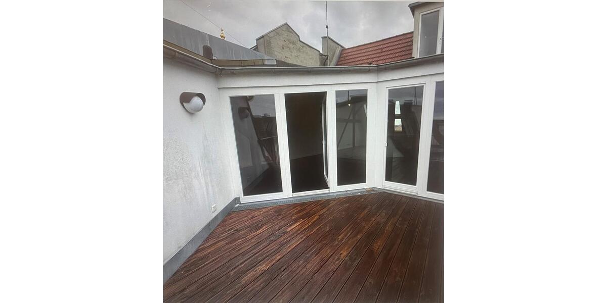 Exklusive und seltene Dachgeschossresidenz 3 zimmer