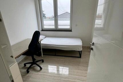 Haus Berlin Treptow-Köpenick - 1 Zimmer, 13 m&sup2;, 550&euro; | Angebot:24836223