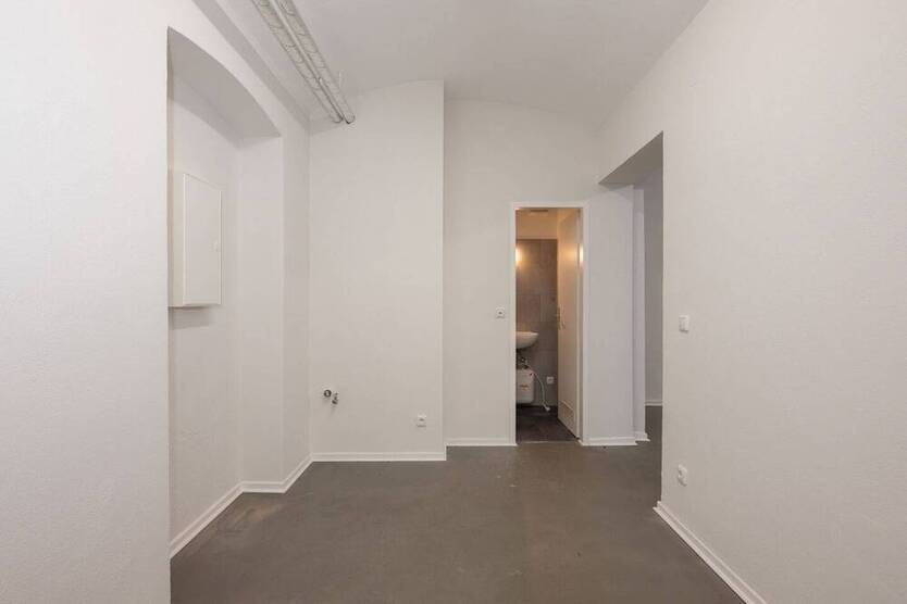 Moderne 65 m² Souterrain-Gewerbefläche - ideal für Büro oder Praxis