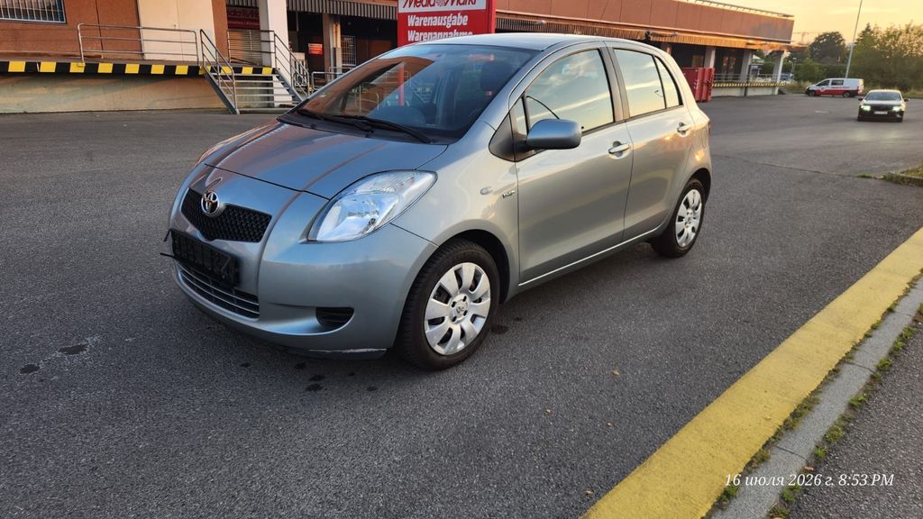 Toyota Yaris 260.355 km 3.300 &euro; Berlin 14163
