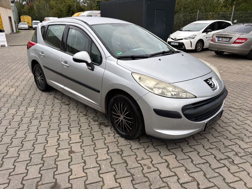 Peugeot 207 300.000 km 849 € Berlin 13581