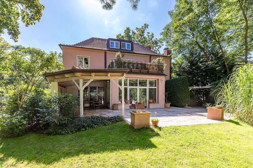 Haus zum Kaufen in Kleinmachnow 1.249.000 € 188.42 m²