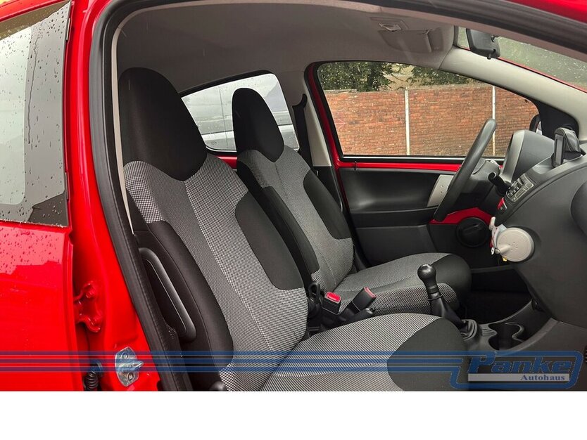 Toyota Aygo Cool Go 5trg*NAV*BT*Klima*LED*USB*Allwetter 119.619 km 5.890 € Berlin 13187