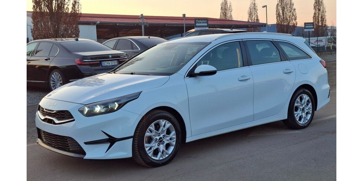 Kia ceed Sportswagon 157.000 km 12.990 &euro; Berlin 15831