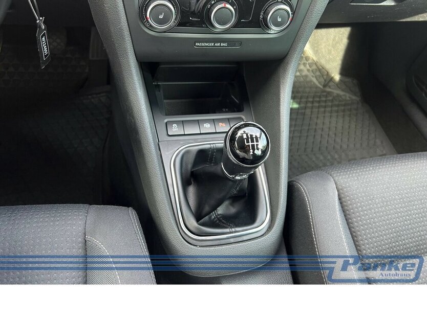 VW Golf VI Team Lim*SHZ*Klima*PDC*Tempo* 206.982 km 4.990 € Berlin 13187