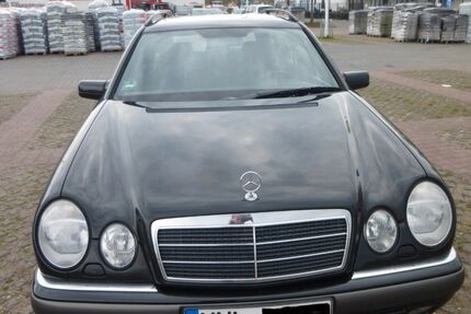 Mercedes-Benz 240 135.925 km 7.890 &euro; Falkensee 14612
