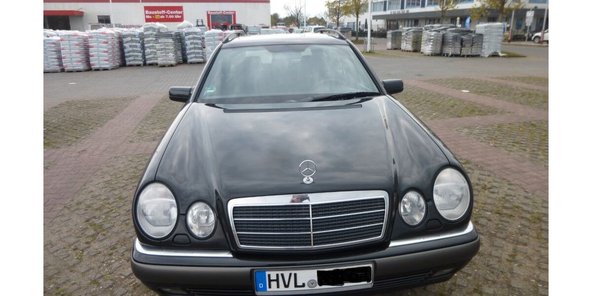 Mercedes-Benz 240 135.925 km 7.890 &euro; Falkensee 14612