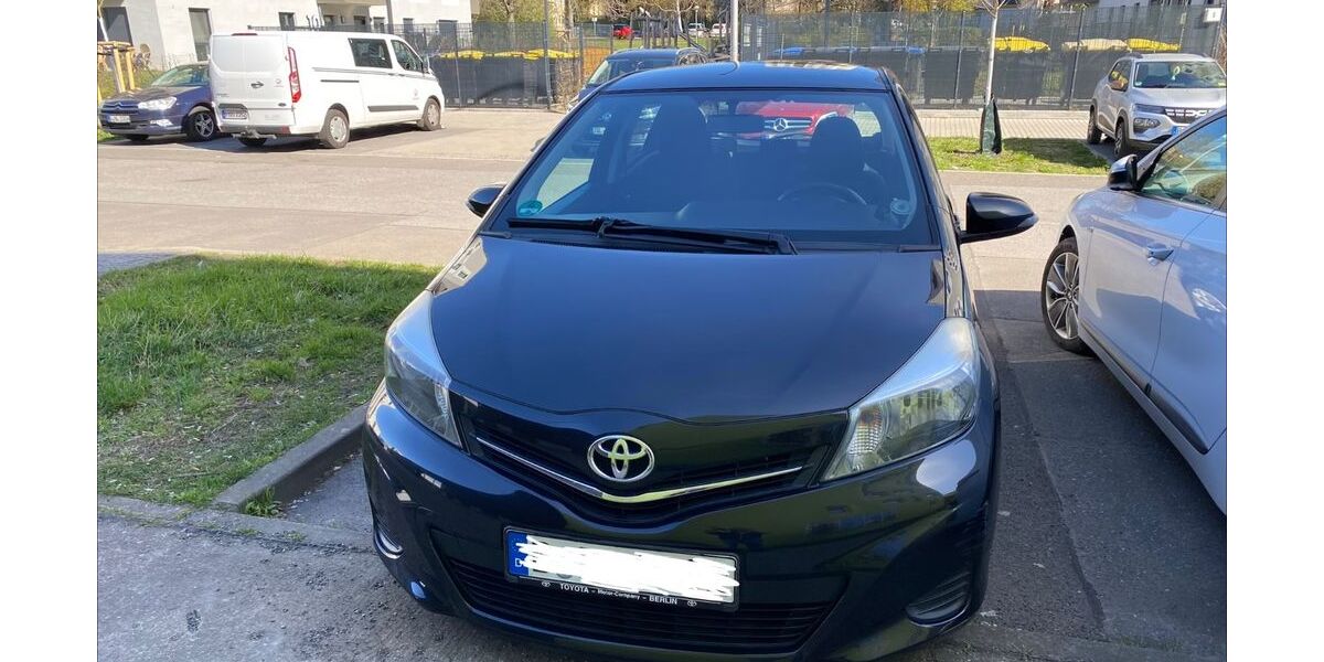 Toyota Yaris 105.000 km 7.300 &euro; Berlin 12687