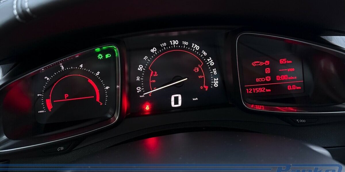 DS Automobiles DS5 2.0 BlueHDi 180 EAT*HeadUp*Memo*Pano*NAV* 121.593 km 10.480 &euro; Berlin 13187